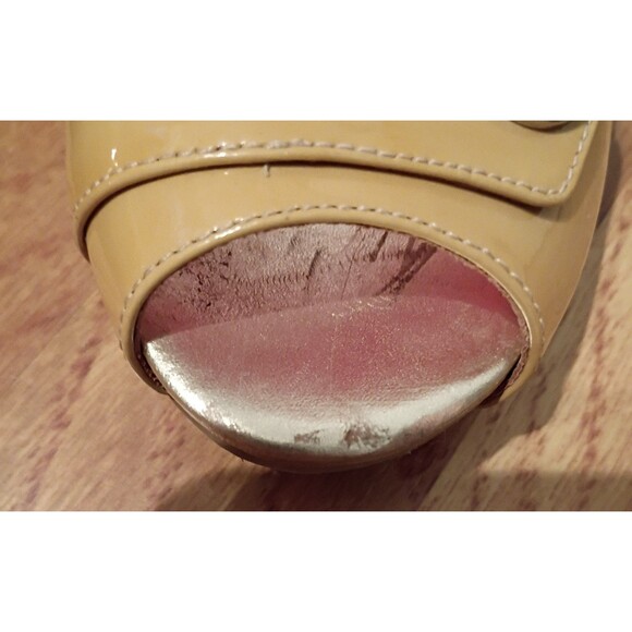 Lilly Pulitzer Tan &‎ Gold Patent Nude Leather wedge Peep Toe Resort Heels 6.5 - Picture 5 of 11